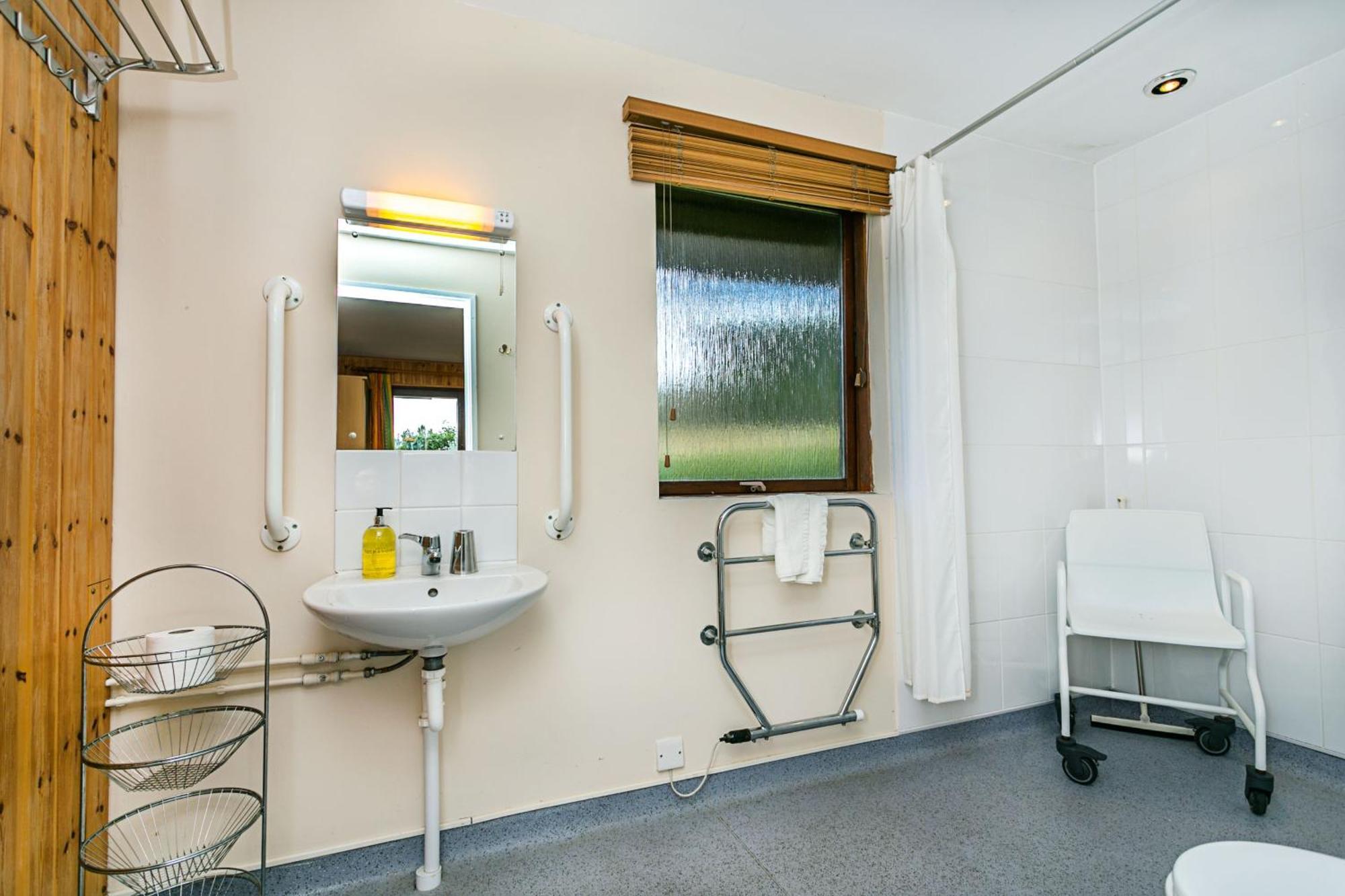 Laburnum Lodge Sleeps 6 Wheelchair Access Майнхед Екстериор снимка