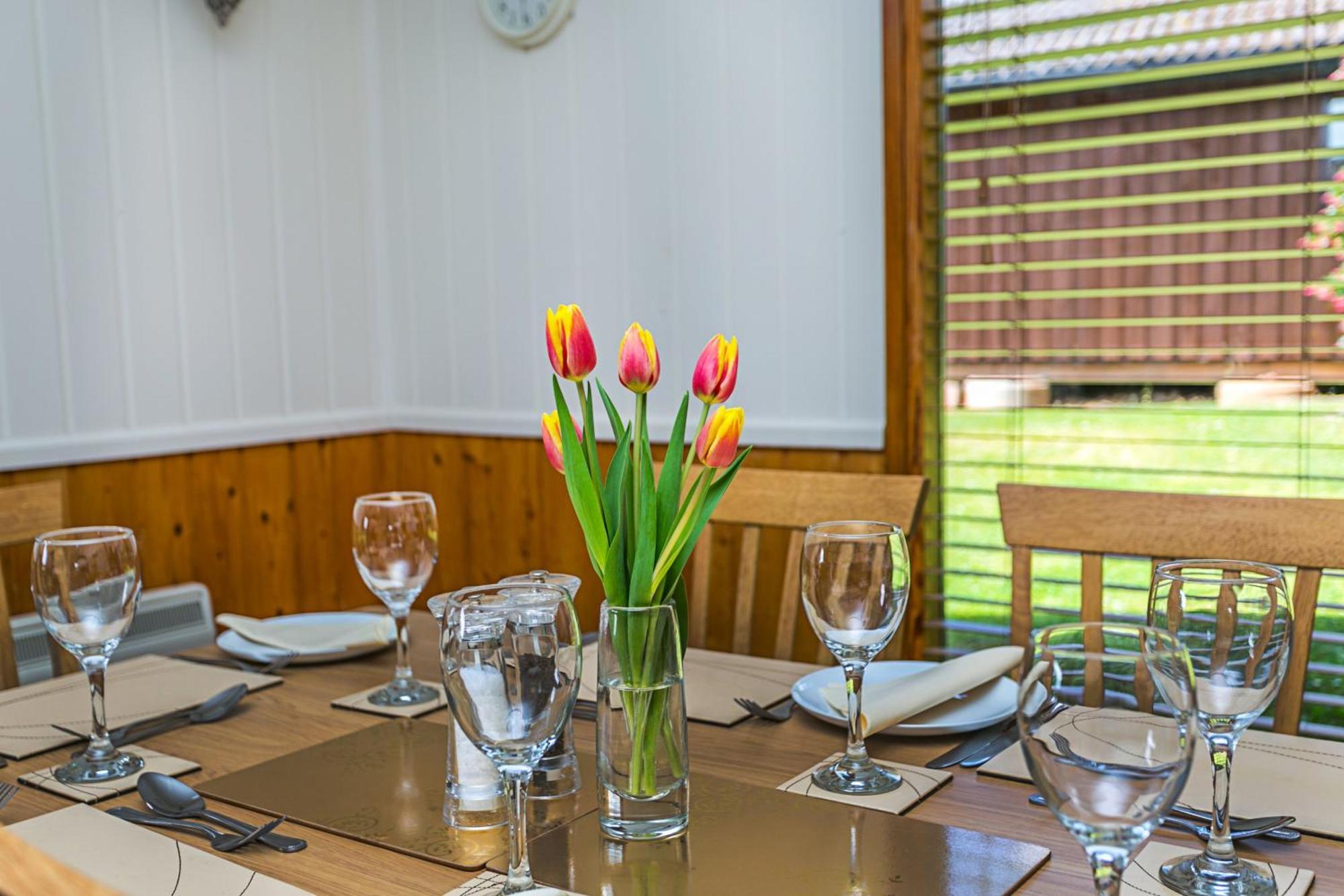 Laburnum Lodge Sleeps 6 Wheelchair Access Майнхед Екстериор снимка
